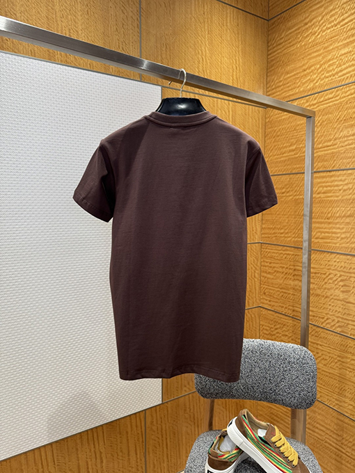 バーバリー BURBERRY ニューデイジーのロゴプリント入りコットン半袖Tシャツ