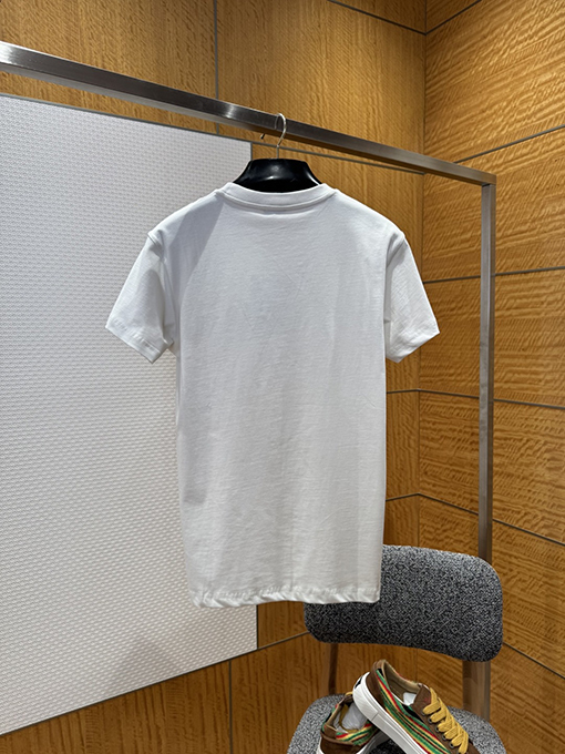 バーバリー BURBERRY ニューデイジーのロゴプリント入りコットン半袖Tシャツ