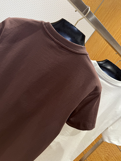 バーバリー BURBERRY ニューデイジーのロゴプリント入りコットン半袖Tシャツ