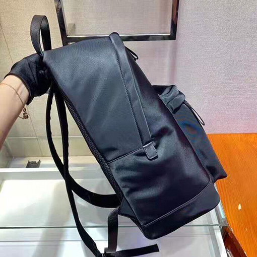 プラダコピー 新しいバックパック