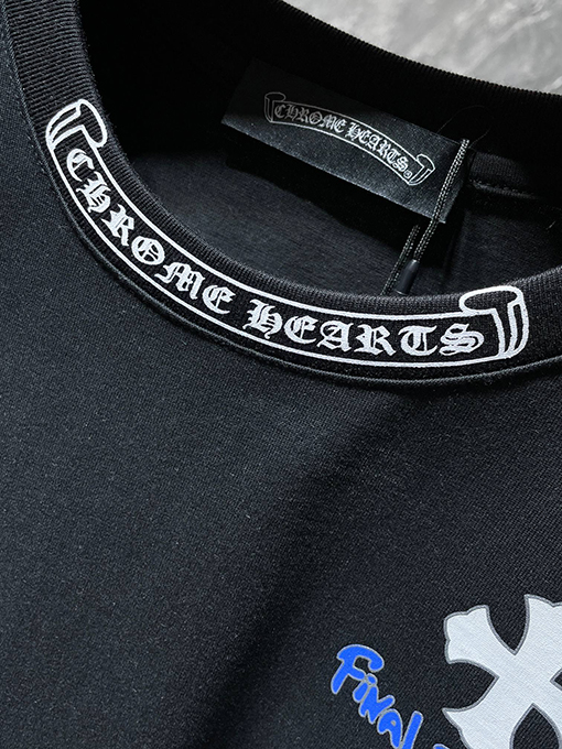 クロムハーツコピー クロスサンスクリットパッチワークレザーオーバーレイメタル半袖Tシャツ