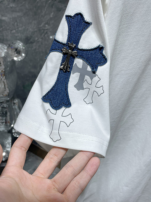 クロムハーツコピー クロスサンスクリットパッチワークレザーオーバーレイメタル半袖Tシャツ