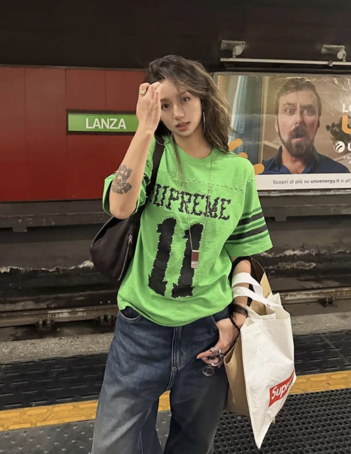 シュプリームコピー SUPREME 背番号11 ラインストーンアップリケ文字入り半袖サッカーユニフォーム