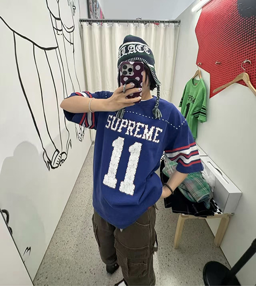 シュプリームコピー SUPREME 背番号11 ラインストーンアップリケ文字入り半袖サッカーユニフォーム