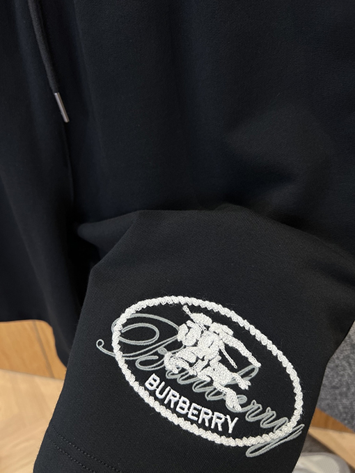 バーバリー BURBERRY 乗馬騎士の刺繍入りカジュアルスウェットパンツ