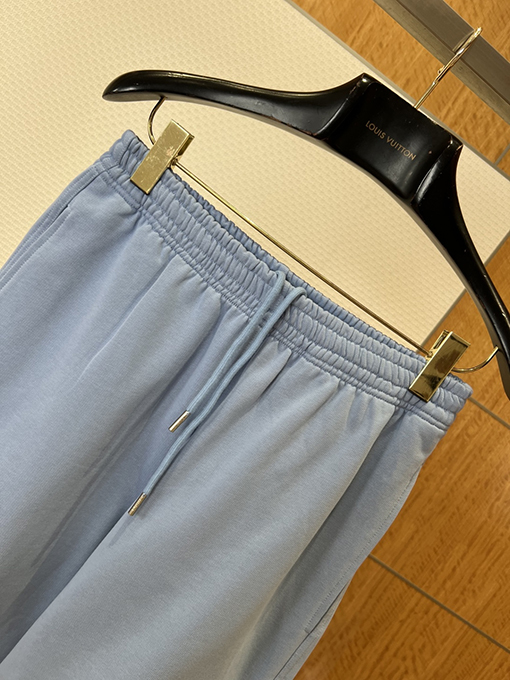 バーバリー BURBERRY 乗馬騎士の刺繍入りカジュアルスウェットパンツ