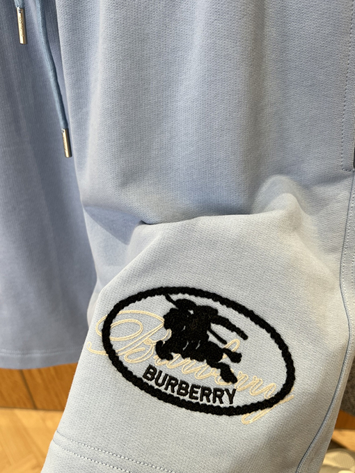バーバリー BURBERRY 乗馬騎士の刺繍入りカジュアルスウェットパンツ