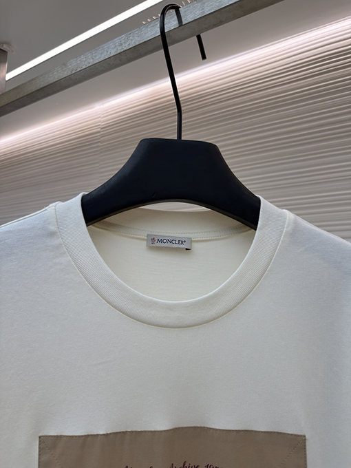 モンクレール プリント入りコットン半袖Tシャツ