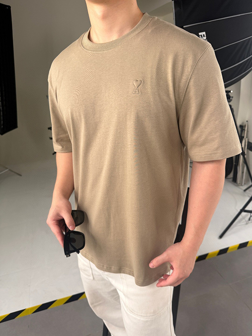 アミコピー クラシックなエンボスのADCシルエット無地半袖Tシャツ