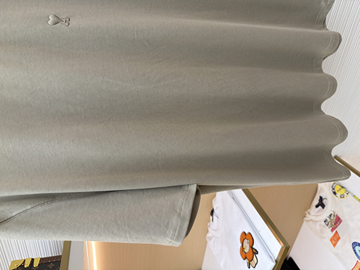 アミコピー クラシックなエンボスのADCシルエット無地半袖Tシャツ
