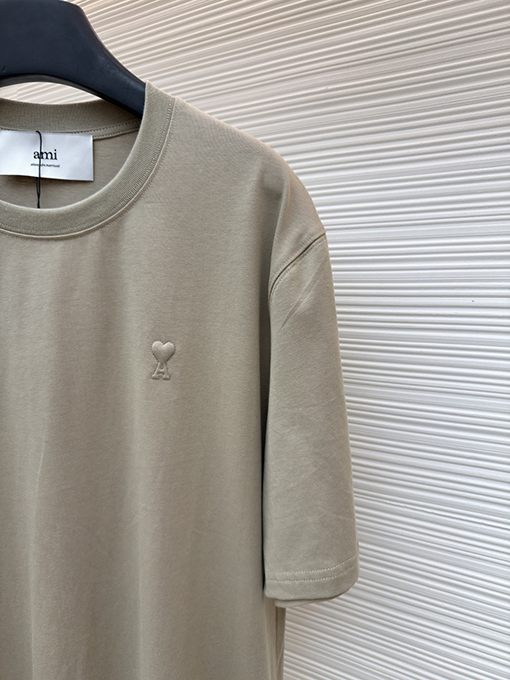 アミコピー クラシックなエンボスのADCシルエット無地半袖Tシャツ