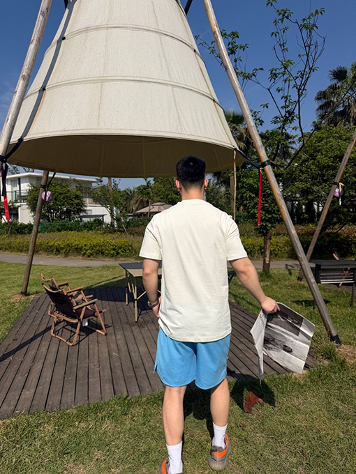 モンクレール ストライプロゴパッチ付き半袖Tシャツ