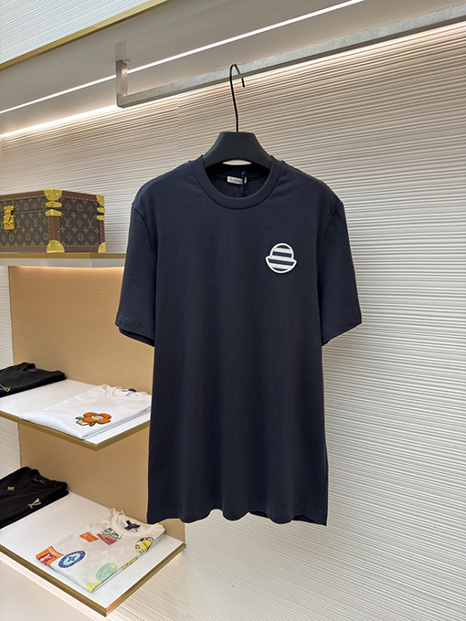 モンクレール ストライプロゴパッチ付き半袖Tシャツ