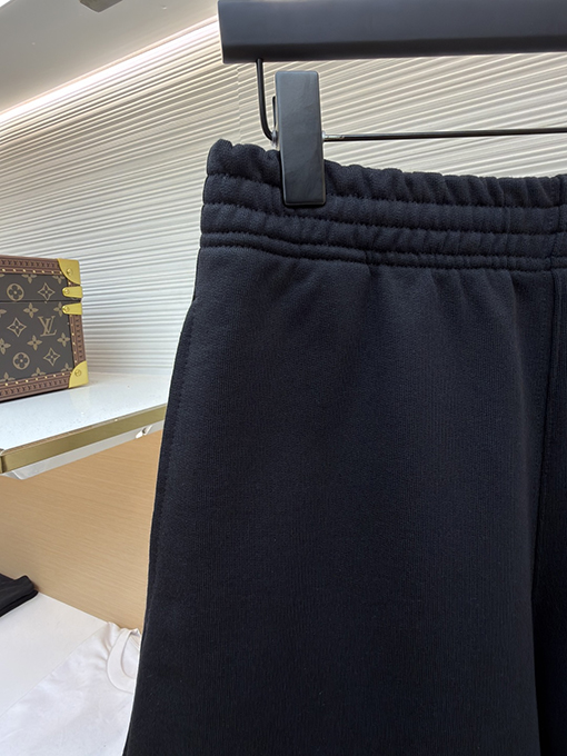 バーバリー 国旗の刺繍入りコットンショーツ