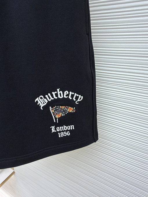 バーバリー 国旗の刺繍入りコットンショーツ