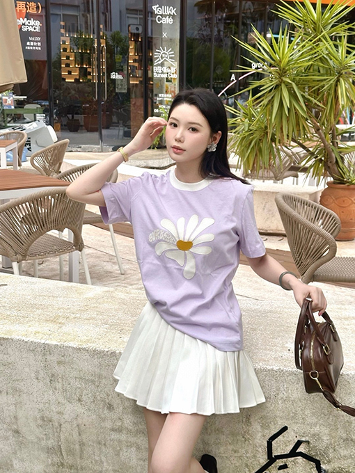 バーバリー レディースデイジー刺繍入り半袖Tシャツ