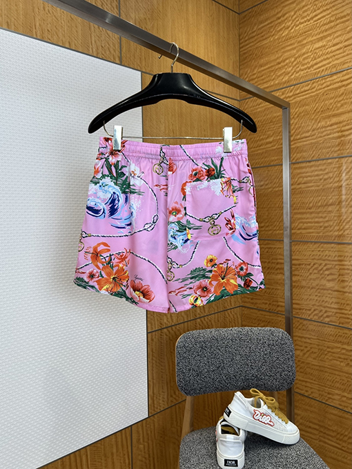 グッチ レトロな波模様と花柄プリントのカジュアルな半袖シャツとショートパンツのセット