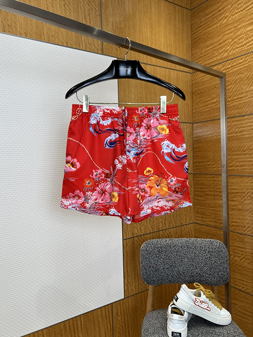 グッチ レトロな波模様と花柄プリントのカジュアルな半袖シャツとショートパンツのセット