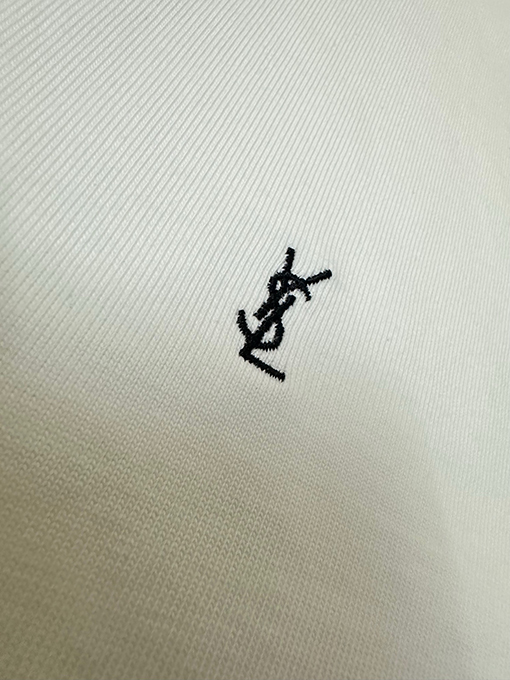 サンローラン クラシックな小さなロゴ刺繍入りの厚の半袖Tシャツ