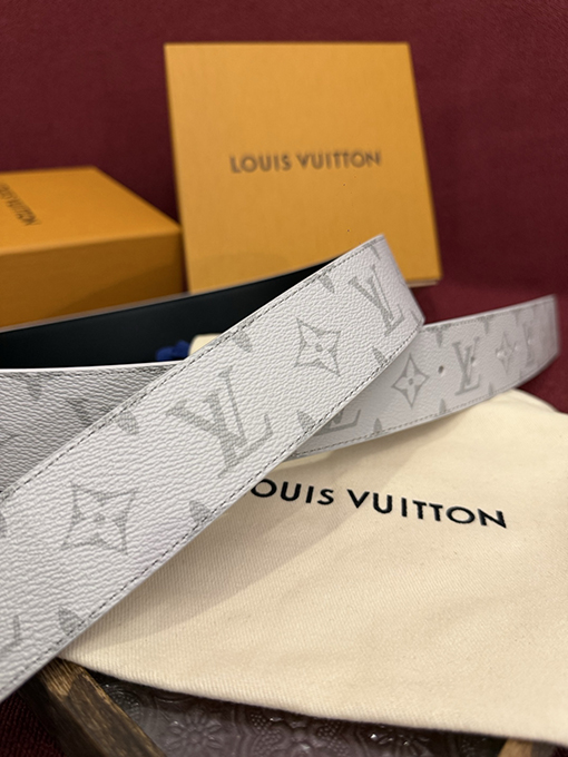 ルイヴィトンスーパーコピー LV Initiales Monogram 新モデルリバーシブル両面ベルト