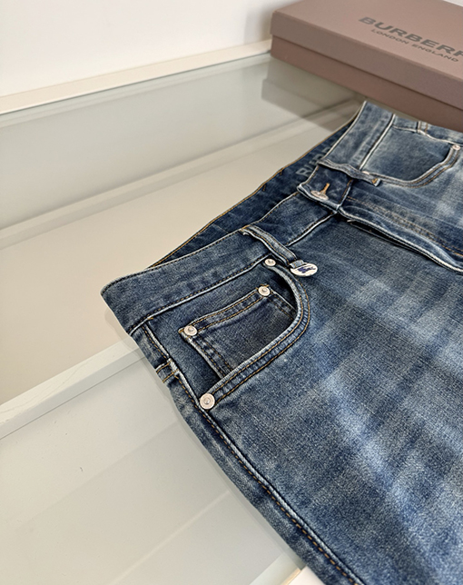 バーバリー 春夏けレトロスリムストレートレッグメンズジーンズ