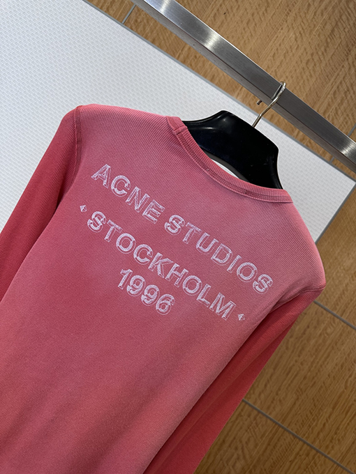 アクネストゥディオズコピー Acne Studios 1996 レディースレタープリント入りウォッシュリブ編み長袖シャ​​ツ