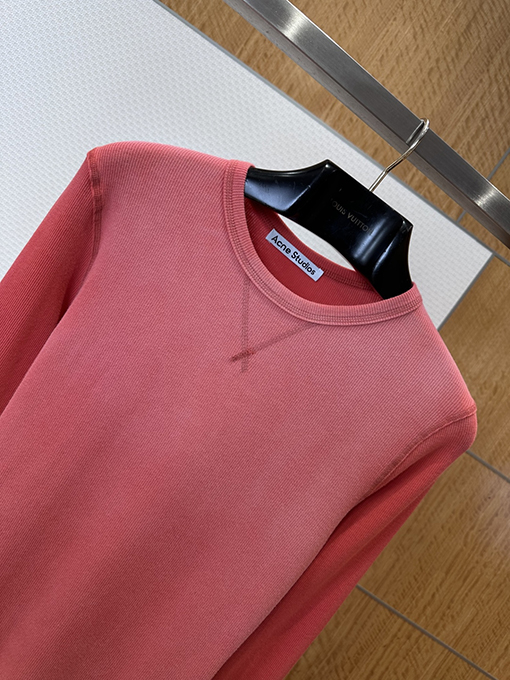 アクネストゥディオズコピー Acne Studios 1996 レディースレタープリント入りウォッシュリブ編み長袖シャ​​ツ