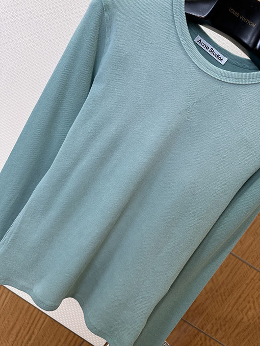 アクネストゥディオズコピー Acne Studios 1996 レディースレタープリント入りウォッシュリブ編み長袖シャ​​ツ
