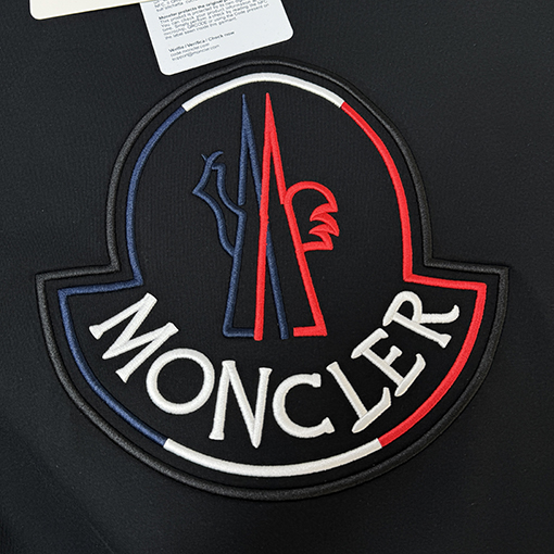 モンクレールコピー 夏の新作 クルーネック半袖Tシャツ