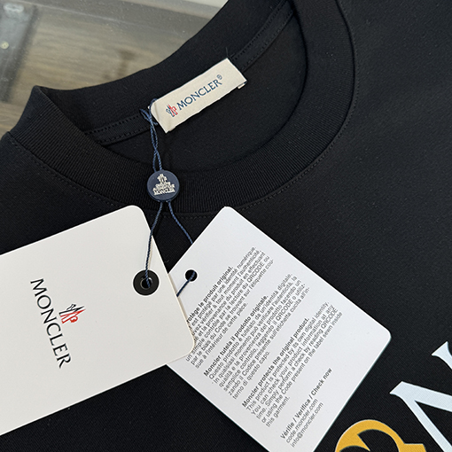 モンクレール 新作のスタイリッシュなラウンドネック半袖Tシャツ