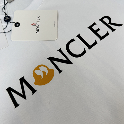モンクレール 新作のスタイリッシュなラウンドネック半袖Tシャツ