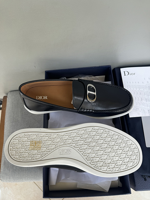 ディテールスーパーコピー デパートのクラシックカジュアルレザーシューズ