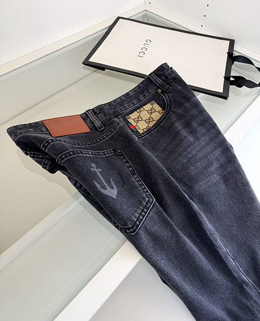 グッチ 黒とグレーのスリムレッグメンズジーンズ