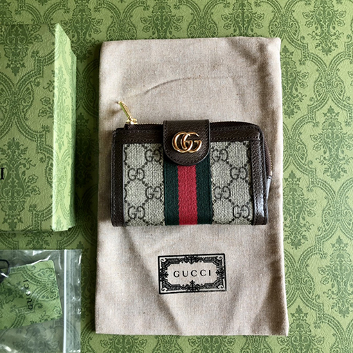 グッチ Ophidia GG Supreme ダイヤモンドキルティングフルジッパーウォレット