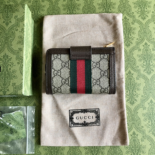 グッチ Ophidia GG Supreme ダイヤモンドキルティングフルジッパーウォレット