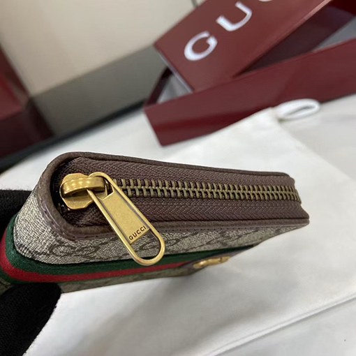 グッチ Ophidia GG Supreme 目を引く斬新なカードパックシリーズ