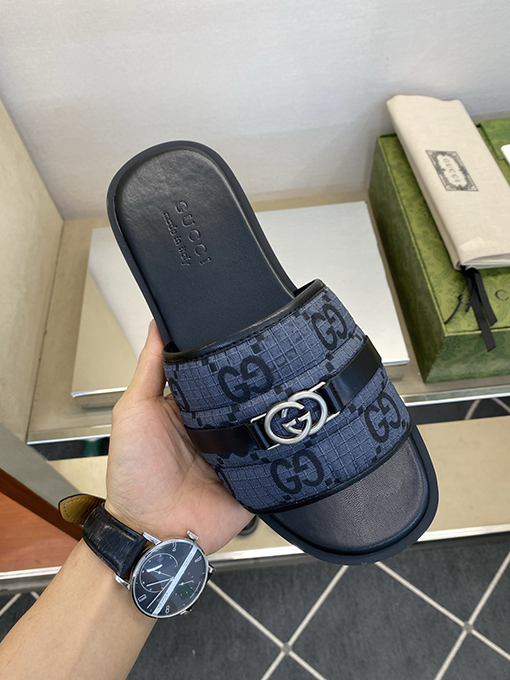 グッチ 最新の夏のメンズファッションスリッパ