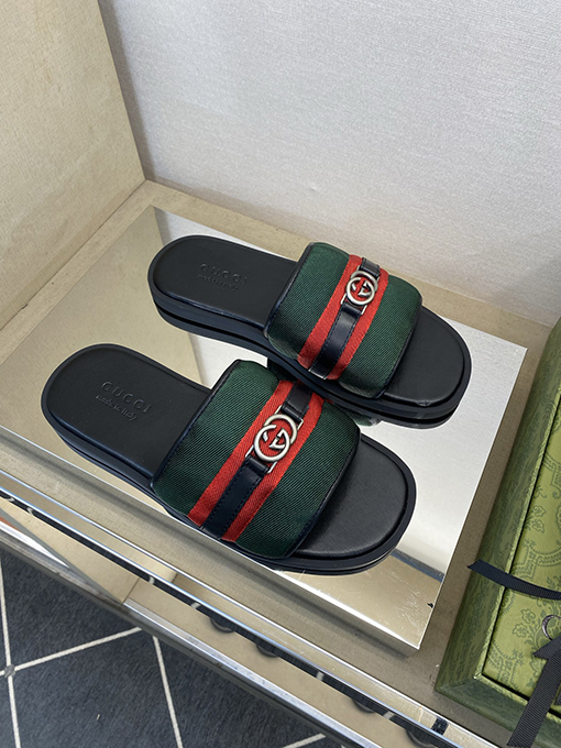 グッチ 最新の夏のメンズファッションスリッパ