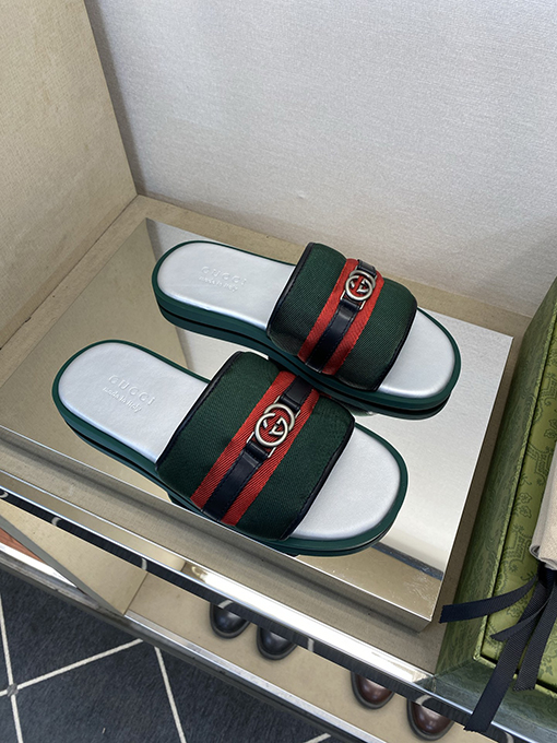 グッチ 最新の夏のメンズファッションスリッパ