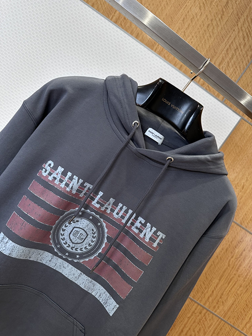 サンローラン SAINT LAURENT レトロなバッジプリントパーカー