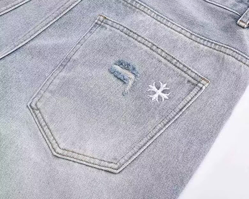 クロムハーツデニムショーツスーパーコピー クラシックな刺繍ロゴ入りダメージデニムショーツ