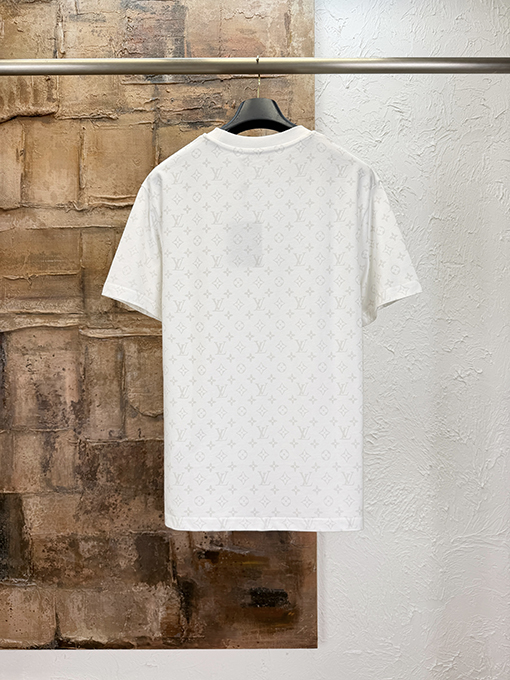 ルイヴィトン 蓄光モノグラム入り半袖Tシャツ