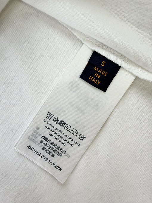 ルイヴィトン 蓄光モノグラム入り半袖Tシャツ