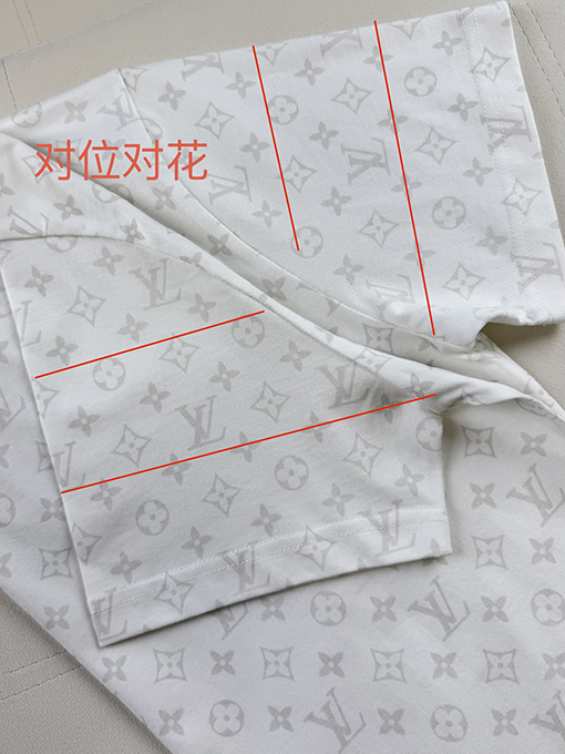 ルイヴィトン 蓄光モノグラム入り半袖Tシャツ