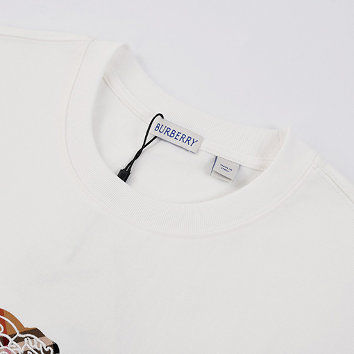 バーバリー クラシックな戦馬のアップリケ刺繍入りウォッシュ半袖Tシャツ