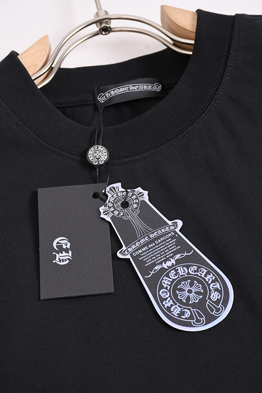 クロムハーツ デニムパッチウォッシュのクロスと蹄鉄の花柄半袖Tシャツ