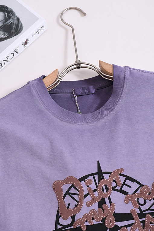 クロムハーツコピー ウォッシュ染色の発泡をしたプリント半袖Tシャツ