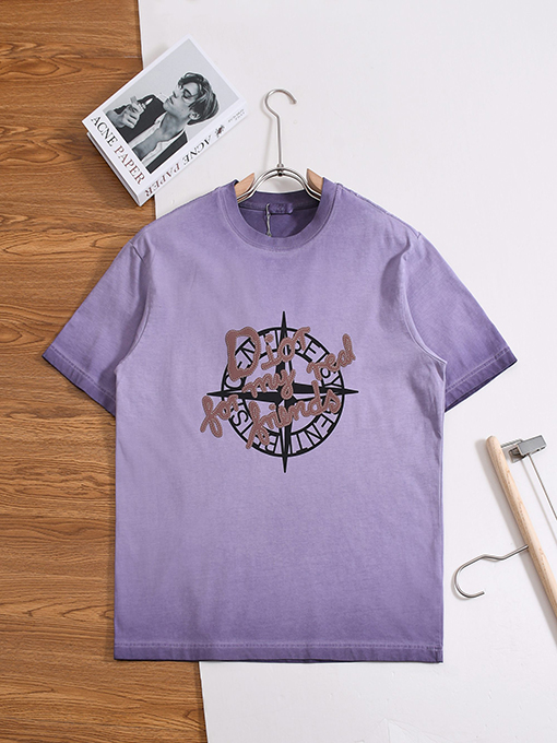 クロムハーツコピー ウォッシュ染色の発泡をしたプリント半袖Tシャツ