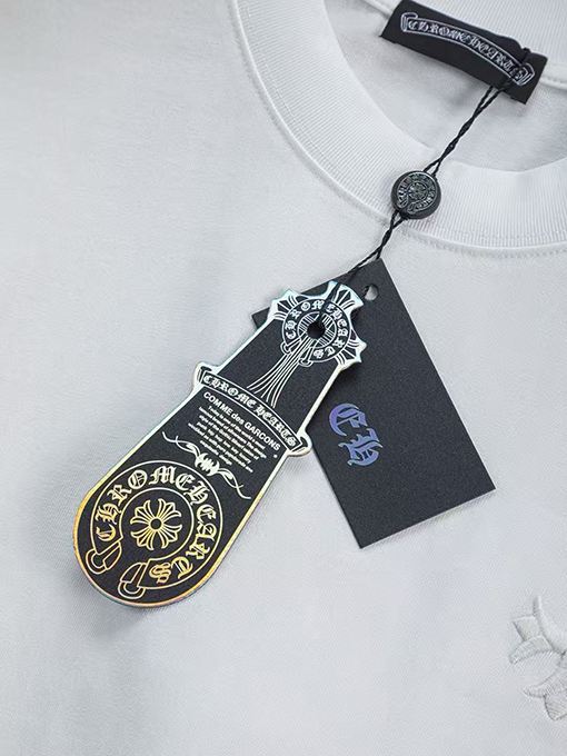 クロムハーツ クラシックなクロスバッジの縁タッセル付き半袖Tシャツ