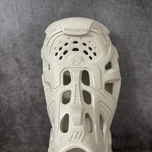 バレンシアガスーパーコピー BALENCIAGA Mold Rubber Slide Sandals 成形ゴム製のスリッパとサンダル